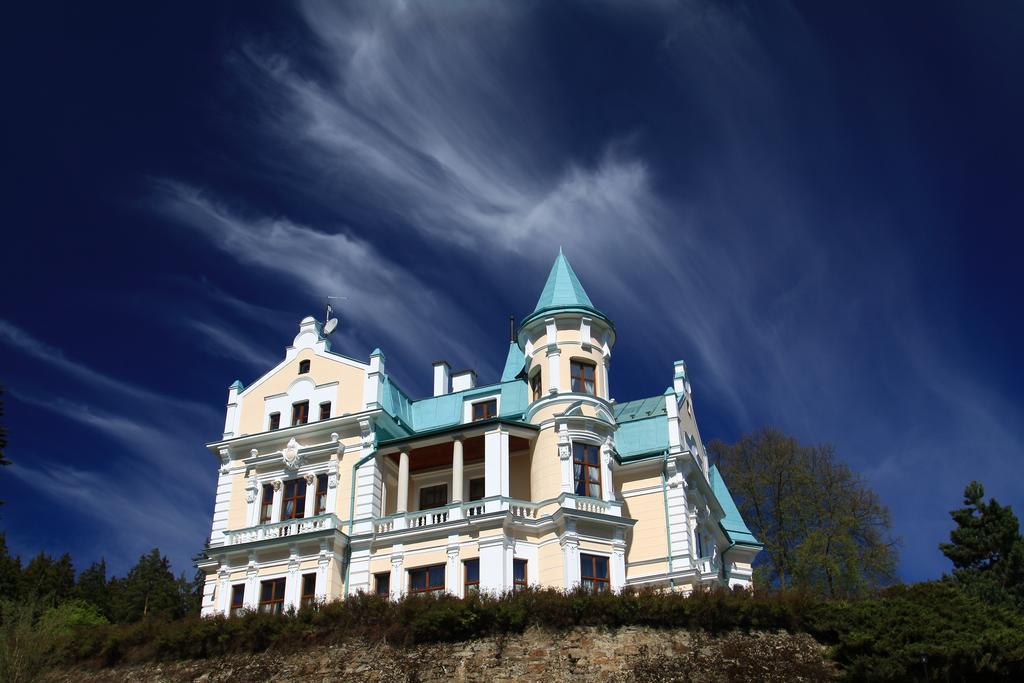 Royal Golf Hotel Karlovy Vary Esterno foto